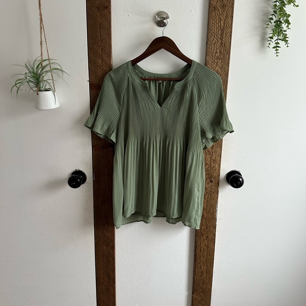 Cracker Barrel Boutique Sage Green Pleated Women's Blouse Size Small - Picture 12 of 16
